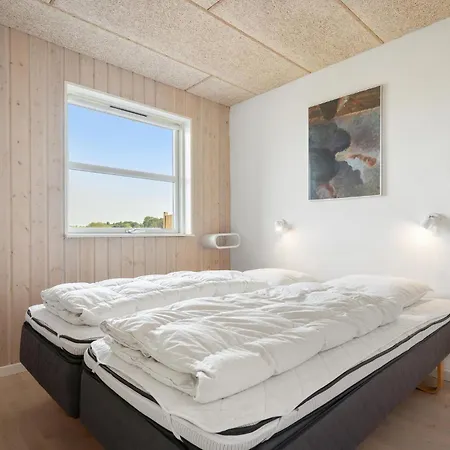4 Bedroom Cozy In Haderslev Diernæs
