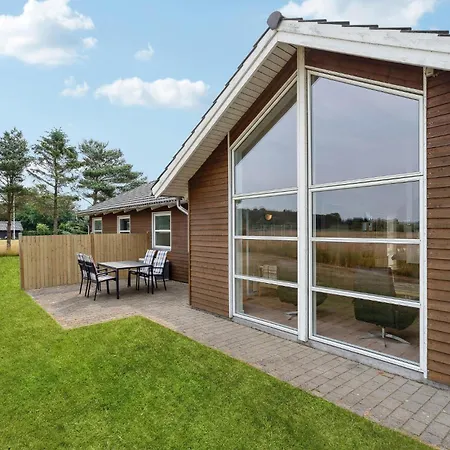 4 Bedroom Cozy In Haderslev Prázdninový dům Diernæs