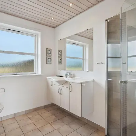 4 Bedroom Cozy In Haderslev Prázdninový dům Diernæs