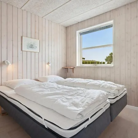 4 Bedroom Cozy In Haderslev Diernæs