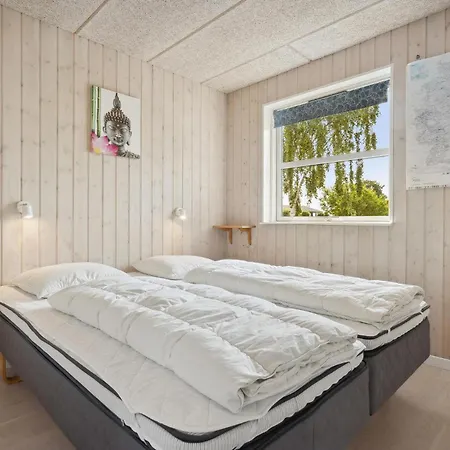 4 Bedroom Cozy In Haderslev *