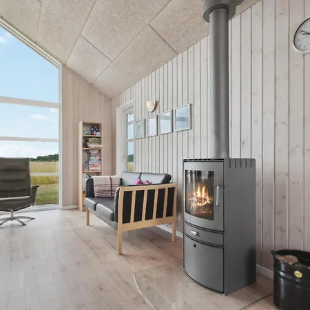 4 Bedroom Cozy In Haderslev Prázdninový dům Diernæs